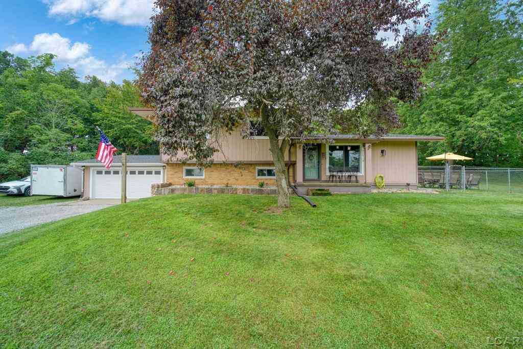 Homes For Sale - 400 Willow Lake Road <br/> Addison, MI 49220