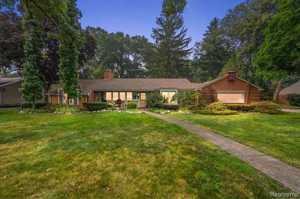 Homes For Sale - 4170 Sandy Lane <br/> Bloomfield Hills, MI 48301