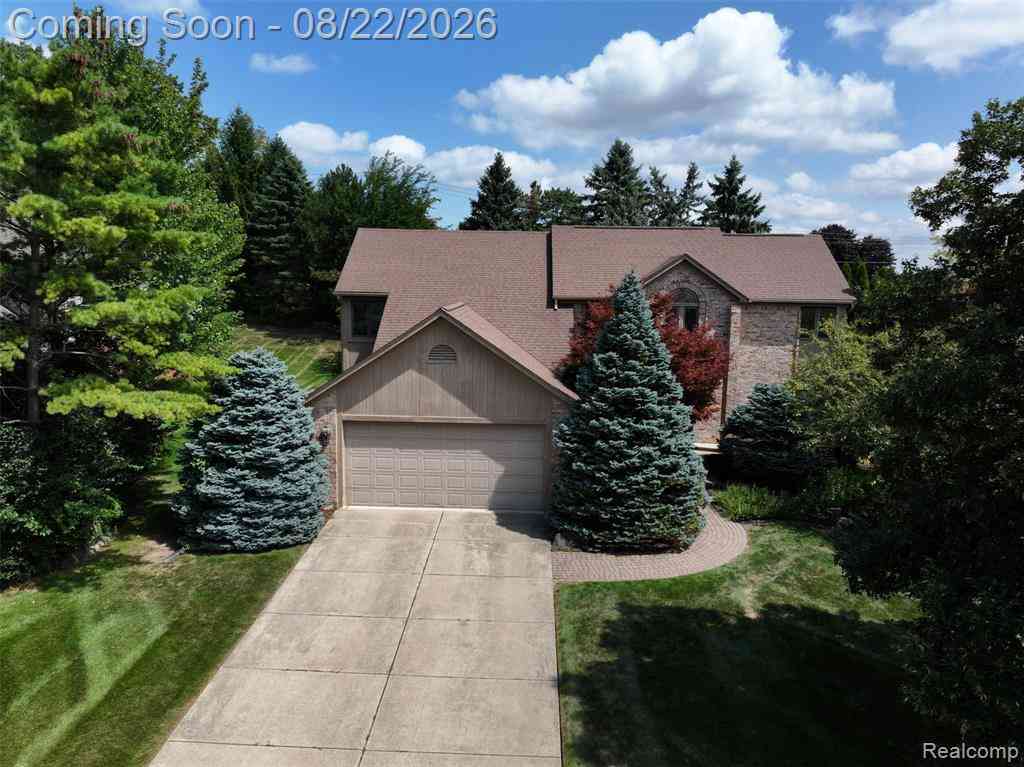 Homes For Sale - 2070 Reagan Drive <br/> Rochester, MI 48309