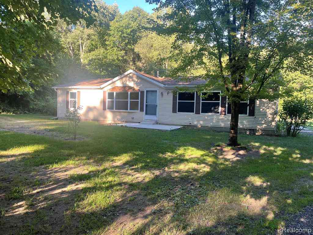 Homes For Sale - 1938 Indian Road <br/> Lapeer, MI 48446