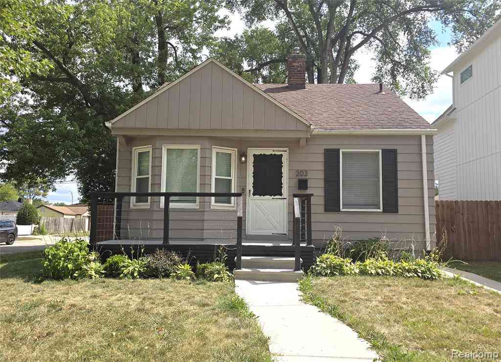 Homes For Sale - 203 S Wilson Avenue <br/> Royal Oak, MI 48067
