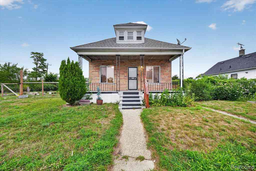 Homes For Sale - 13238 Mitchell Street <br/> Wayne County, Detroit, MI 48212