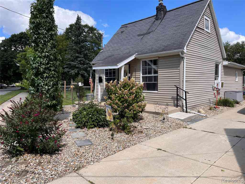 Homes For Sale - 2308 Rheamount Avenue <br/> Lansing, MI 48906