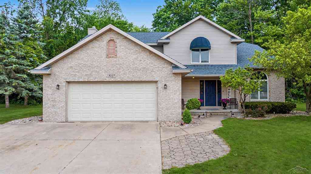Homes For Sale - 3227 Setting Sun Boulevard <br/> Saginaw, MI 48603