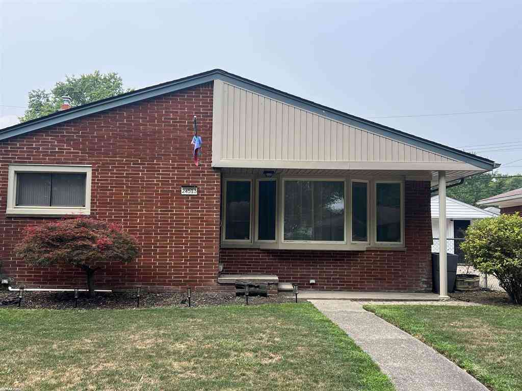 Homes For Sale - 24513 Ursuline Street <br/> Saint Clair Shores, MI 48080