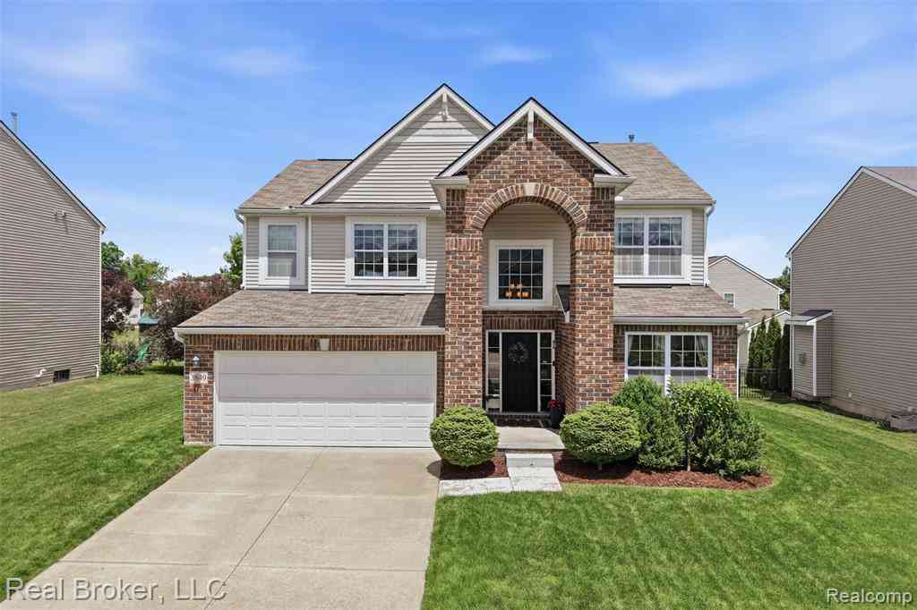 Homes For Sale - 3849 Silver Charm Lane <br/> Howell, MI 48843