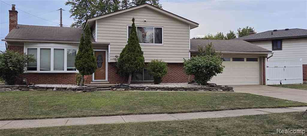 Homes For Sale - 26612 Karen Avenue <br/> Macomb County, Warren, MI 48091
