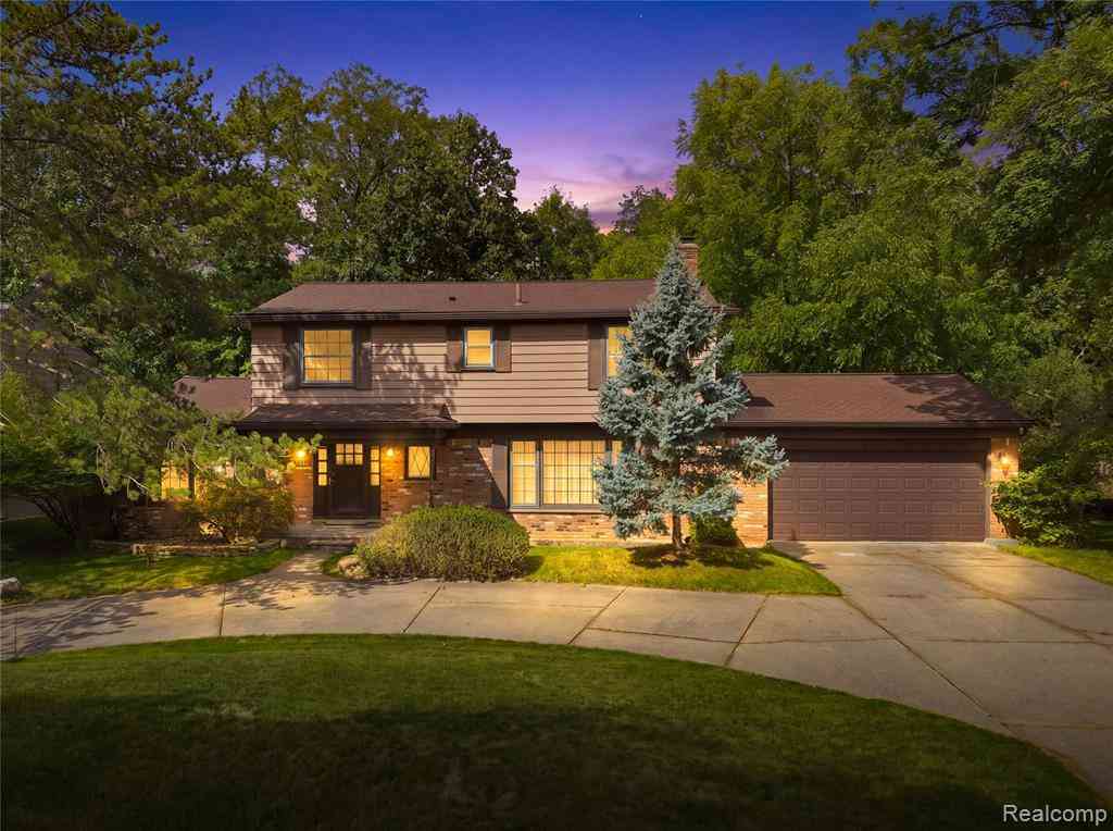 Homes For Sale - 25055 Arden Park Drive <br/> Farmington Hills, MI 48336