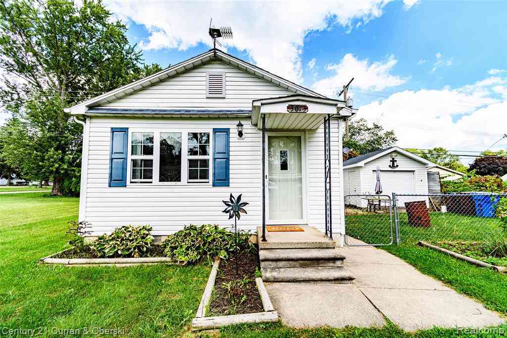 Homes For Sale - 3013 Lakeview Street <br/> Monroe, MI 48162