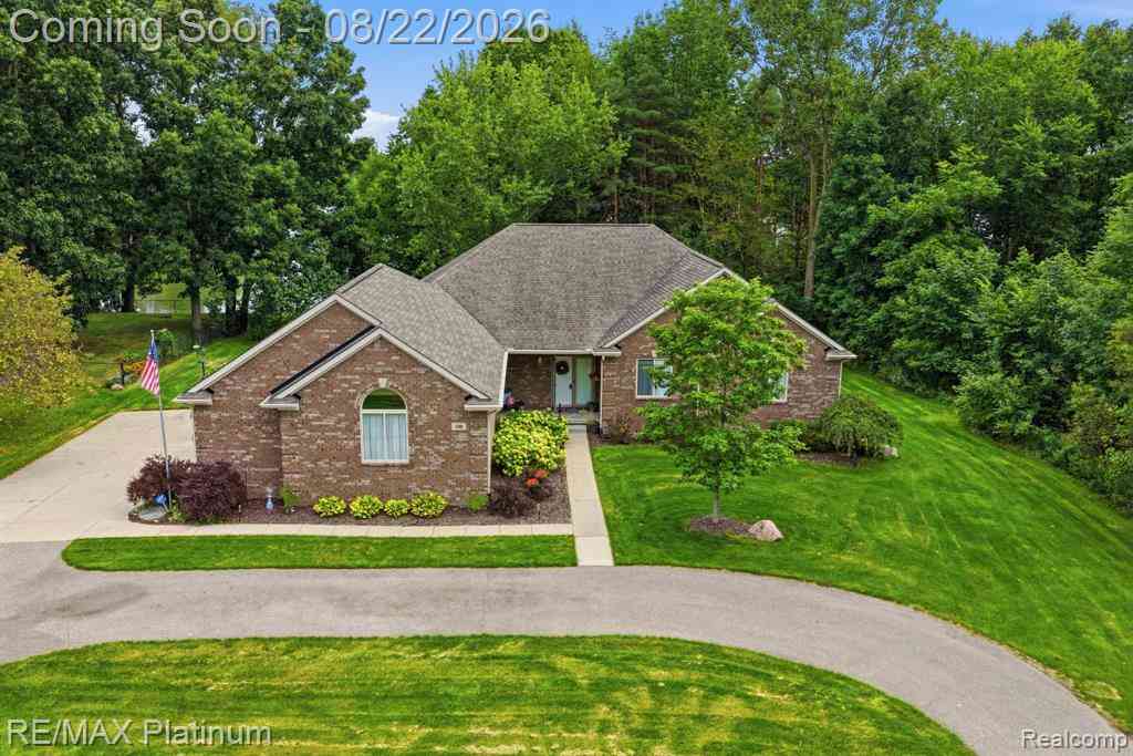 Homes For Sale - 100 Fordney Place <br/> Howell, MI 48855