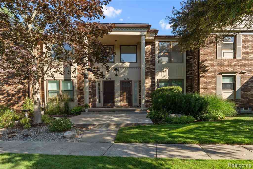 Condo For Sale - 4320 Knightsbridge Lane <br/> West Bloomfield, MI 48323