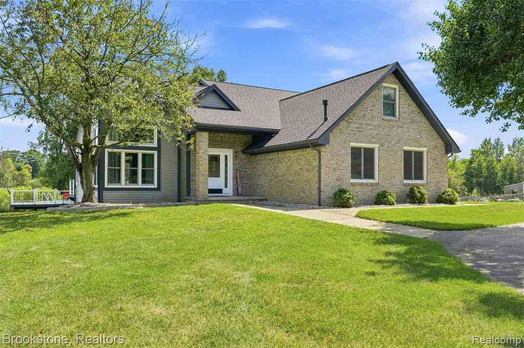 Homes For Sale - 1775 Dutcher Road <br/> Howell, MI 48843