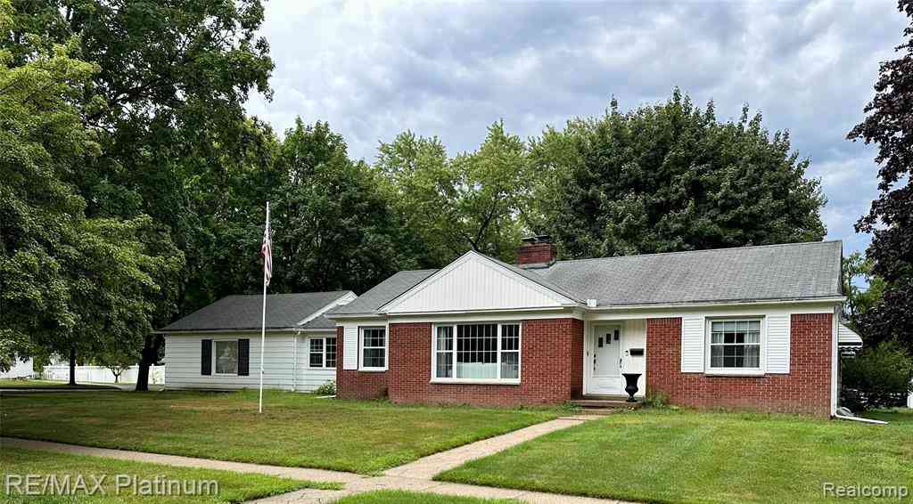 Homes For Rent - 305 S Tompkins Street <br/> Livingston County, Howell, MI 48843