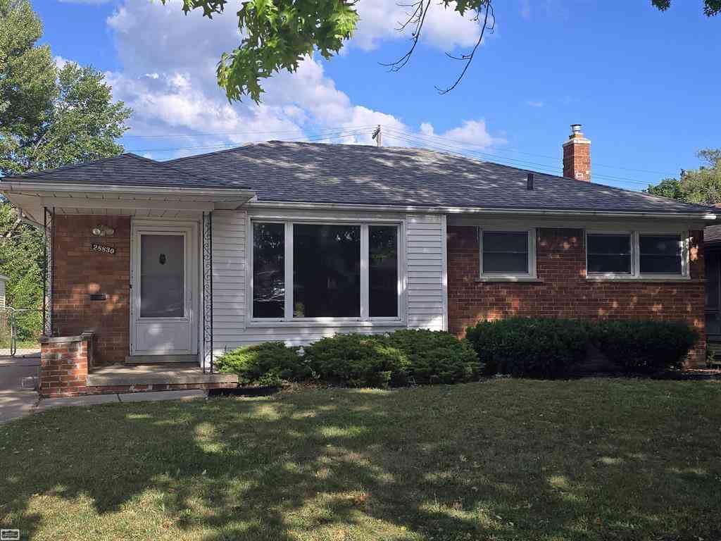 Homes For Sale - 28830 Garfield Street <br/> Roseville, MI 48066
