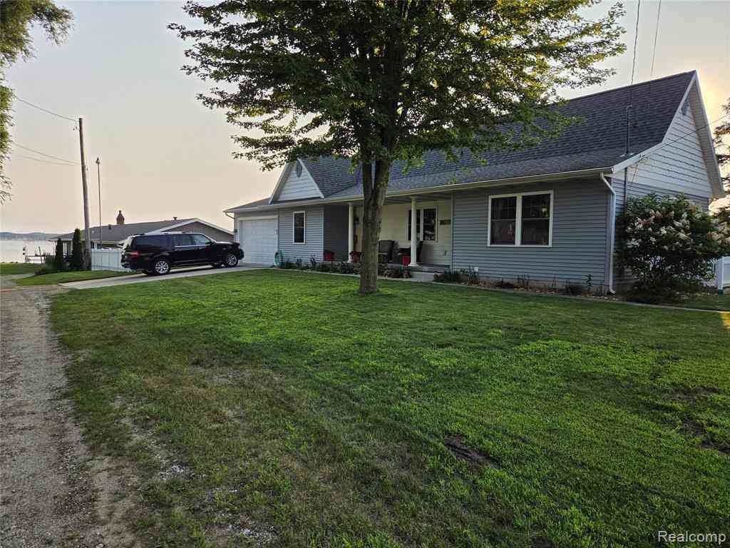 Homes For Sale - 243 Ruddiman Drive <br/> Muskegon, MI 49445