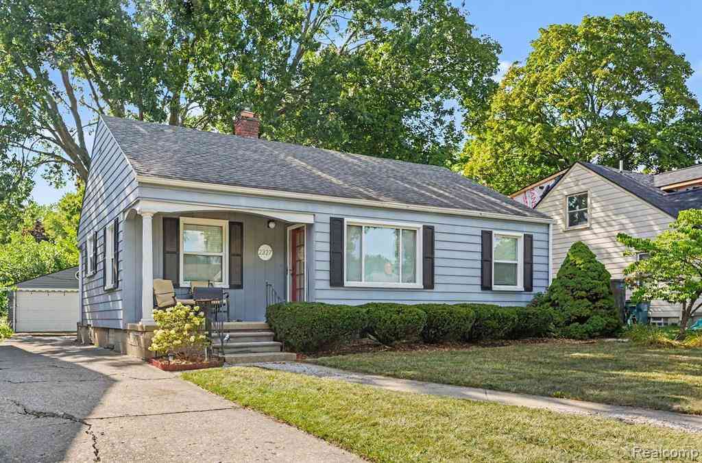 Homes For Sale - 2327 Oakshire Avenue <br/> Berkley, MI 48072