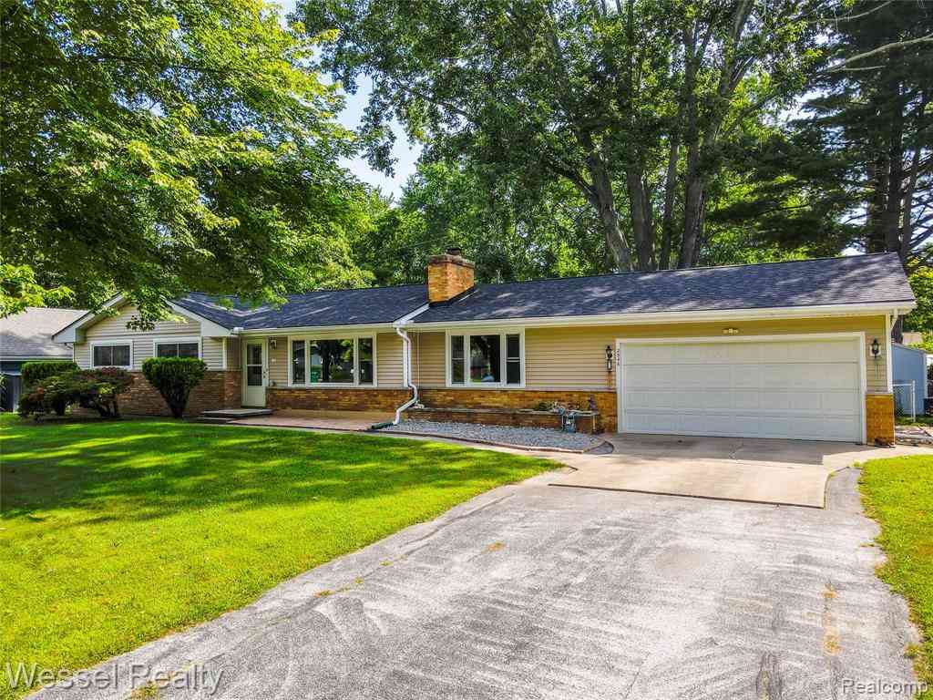 Homes For Sale - 2546 Oakwood Drive <br/> Port Huron, MI 48060