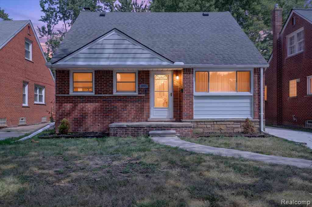 Homes For Sale - 19951 Country Club Drive <br/> Harper Woods, MI 48225