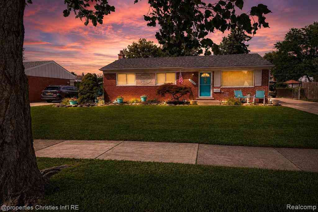 Homes For Sale - 8823 Royce Drive <br/> Sterling Heights, MI 48313