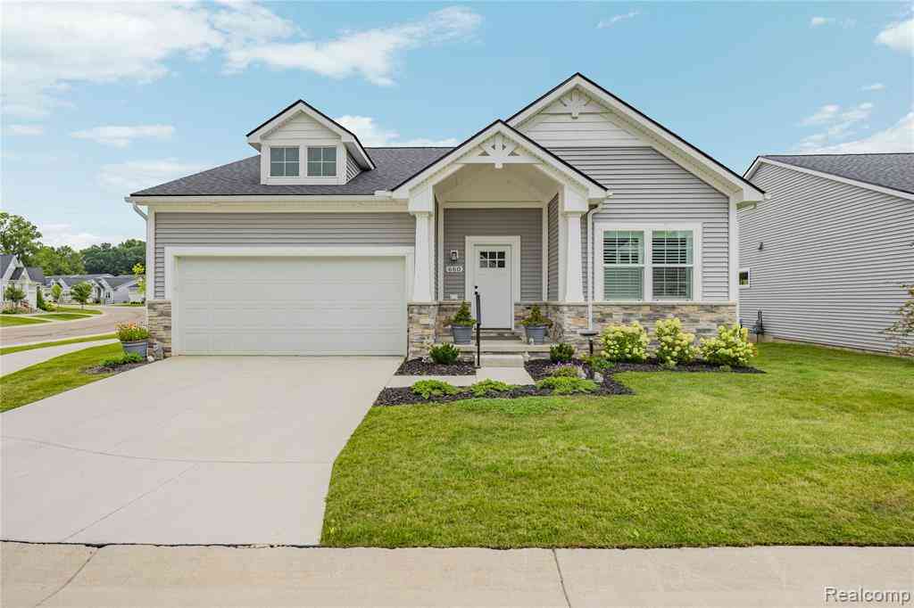 Condo For Sale - 660 Bristol Drive <br/> Chelsea, MI 48118
