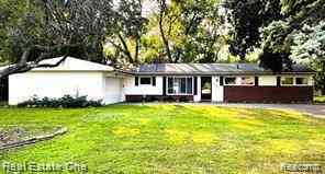 Homes For Rent - 32305 Shrewsbury Street <br/> Farmington Hills, MI 48334
