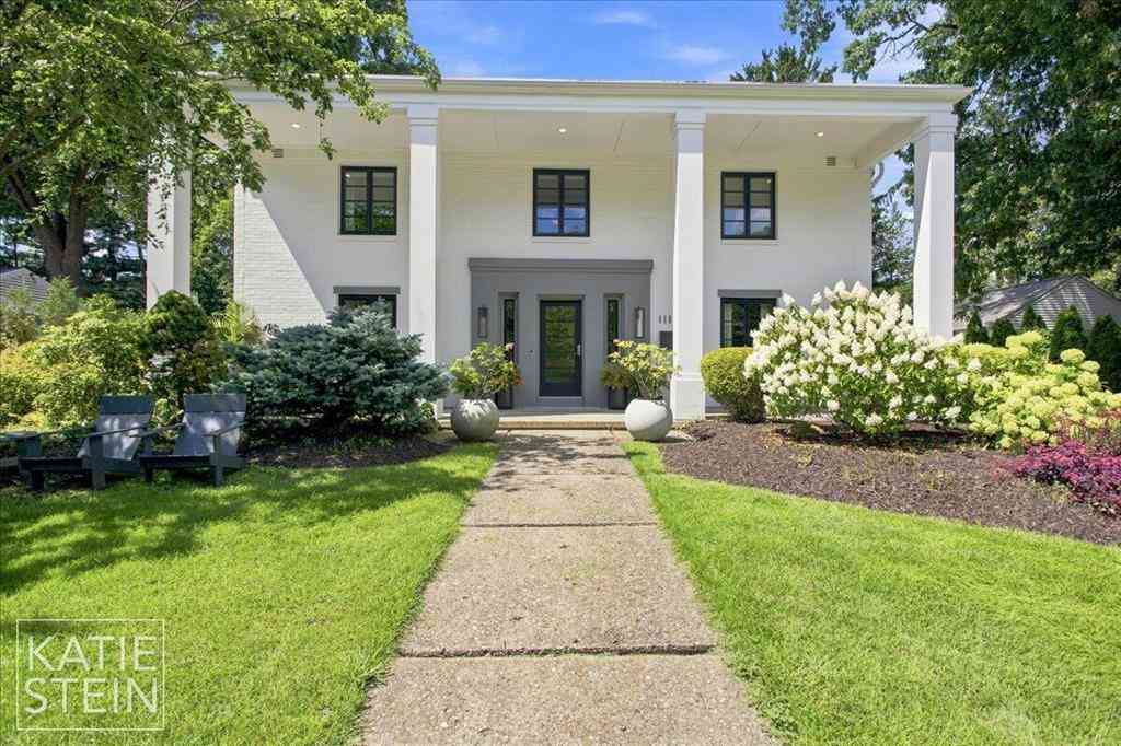 Homes For Sale - 1111 Plymouth Avenue Se SE<br/> East Grand Rapids, MI 49506