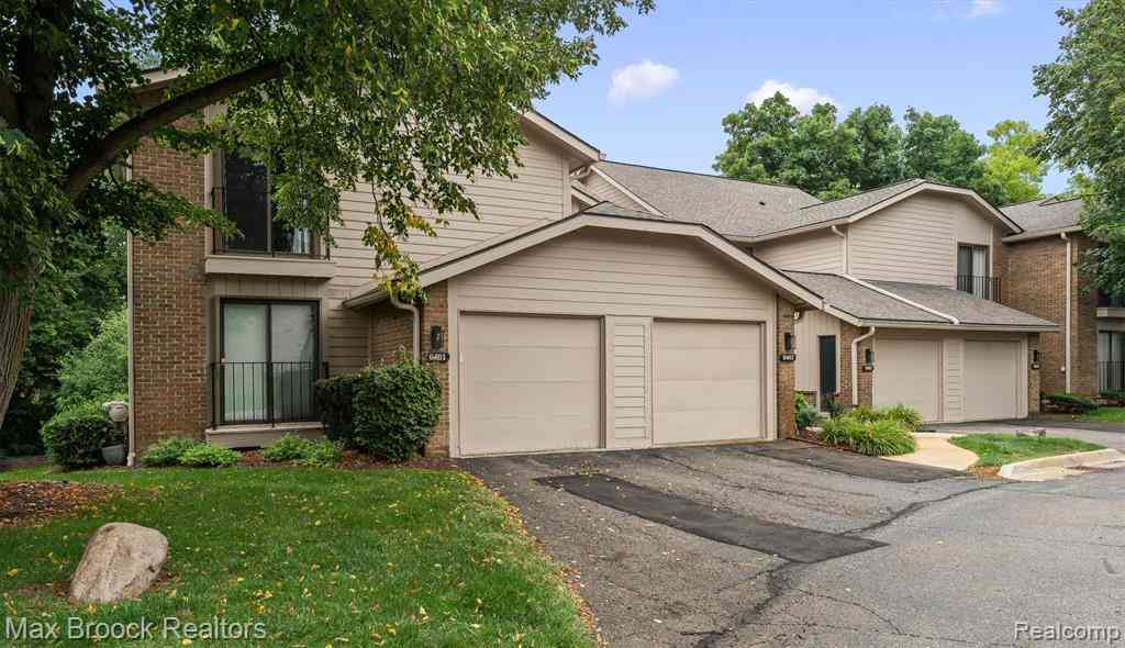 Condo For Sale - 6461 Maple Hills Drive <br/> Bloomfield Hills, MI 48301