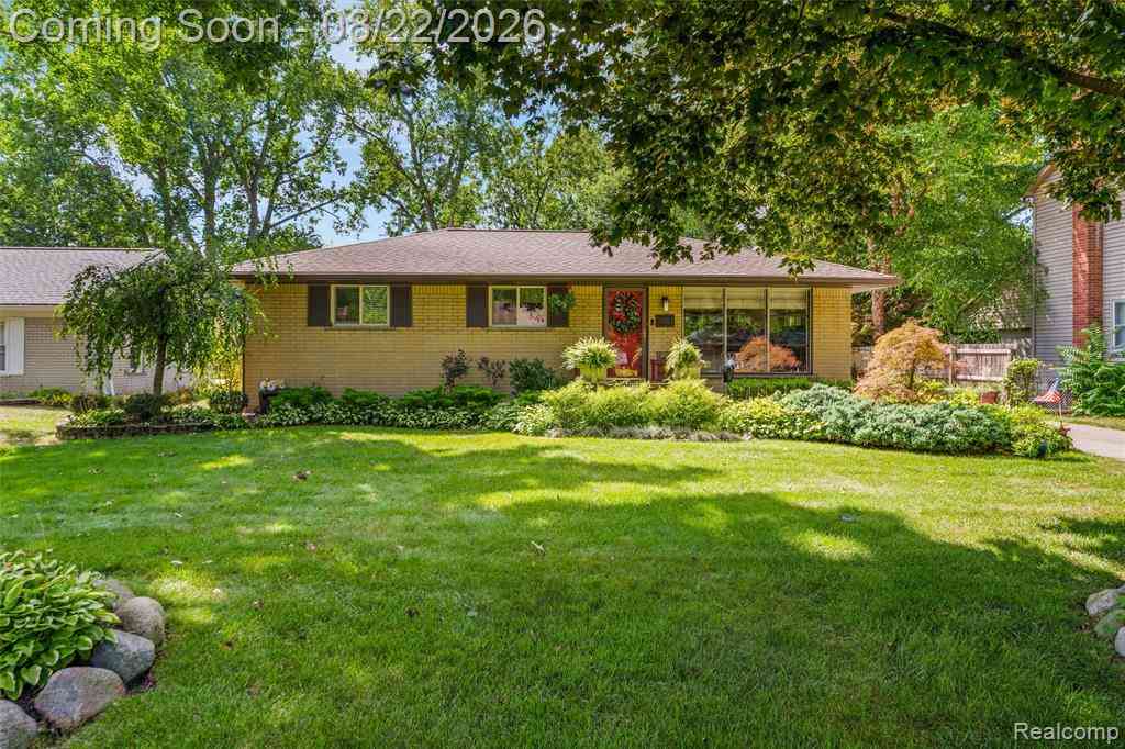 Homes For Sale - 15861 Foch Street <br/> Livonia, MI 48154