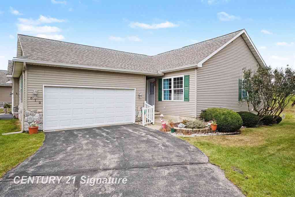 Condo For Sale - 512 Hampton Lake Drive <br/> Essexville, MI 48732