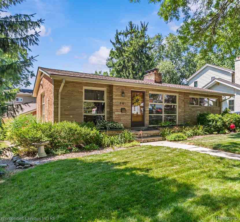 Homes For Sale - 701 Spring Drive <br/> Northville, MI 48167