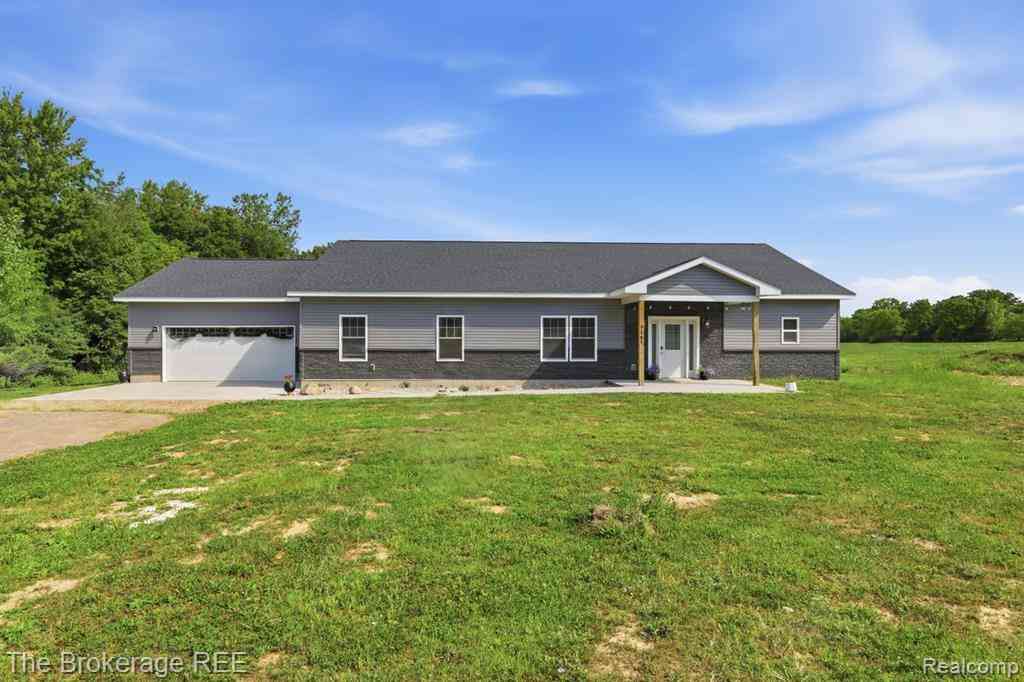 Homes For Sale - 9161 E Coldwater Road <br/> Davison, MI 48423