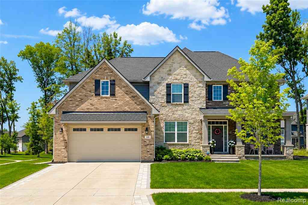 Homes For Sale - 640 Allegheny Drive <br/> South Lyon, MI 48178