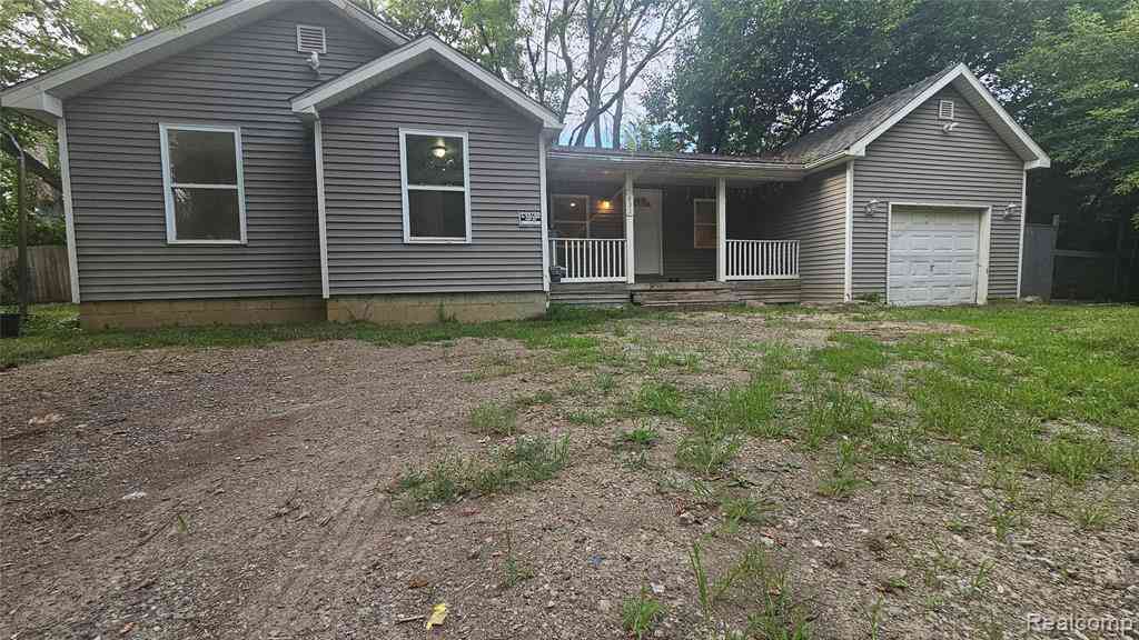 Homes For Sale - 632 Victoria Avenue <br/> Flint, MI 48507