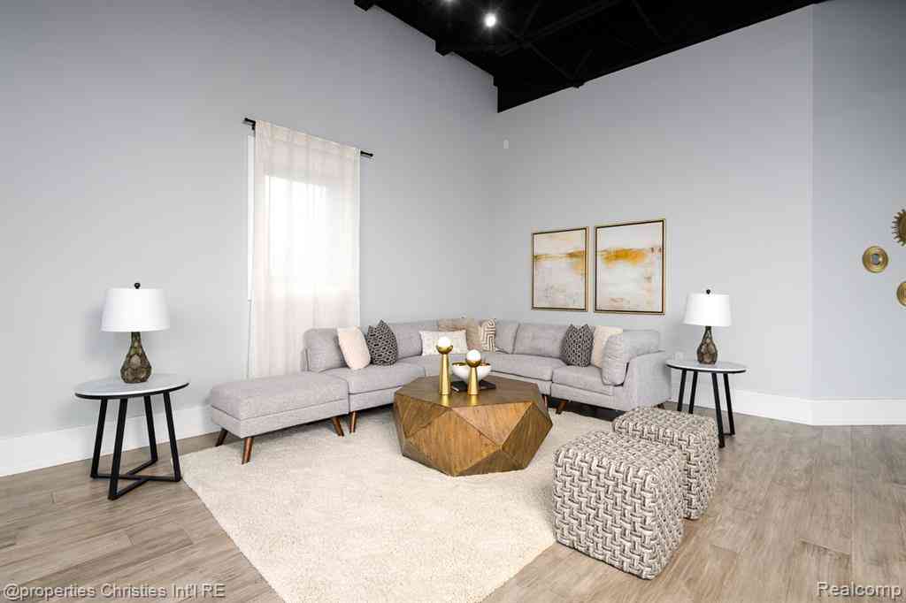 Condo For Rent - 32686 Woodward Avenue  #E<br/> Royal Oak, MI 48073