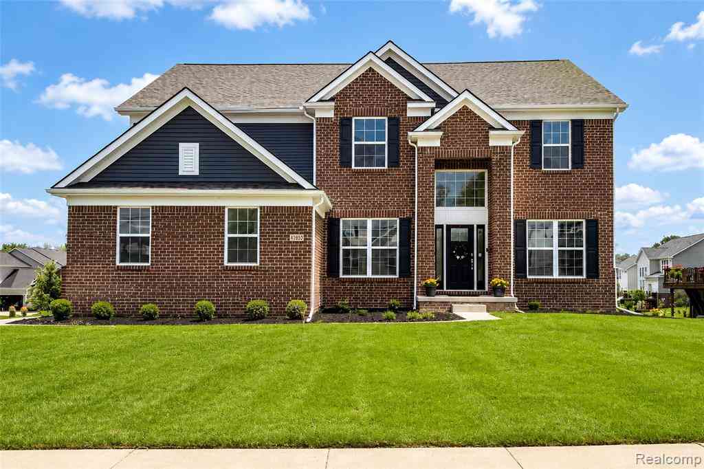 Homes For Sale - 4146 Newgard Drive <br/> Lake Orion, MI 48359