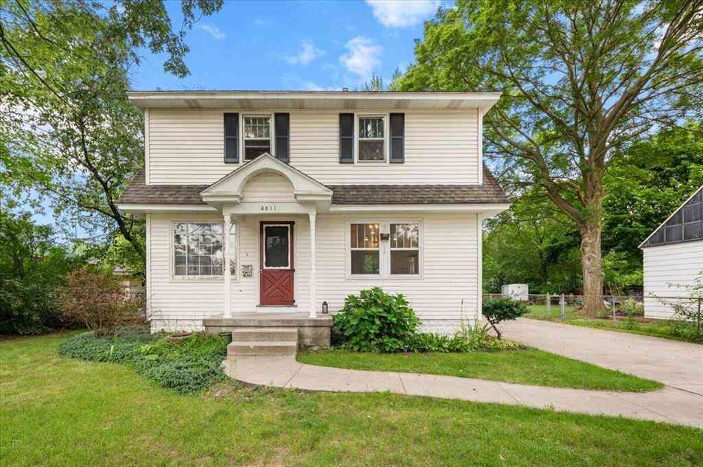 Homes For Sale - 4511 Jefferson Avenue Se SE<br/> Kentwood, MI 49548