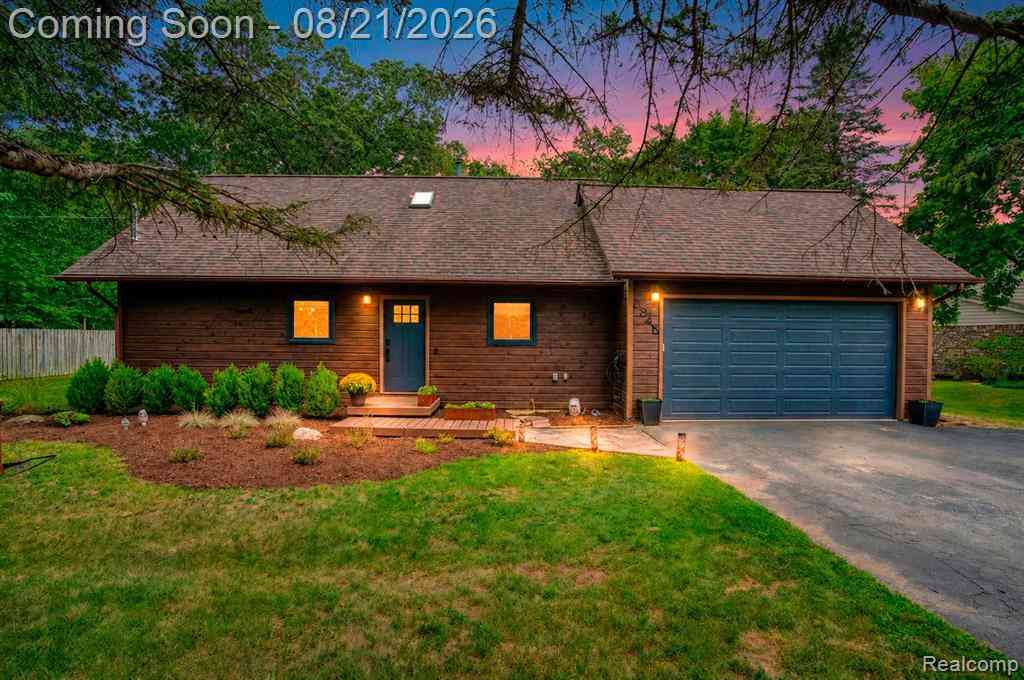 Homes For Sale - 8845 River Valley Road <br/> Brighton, MI 48116
