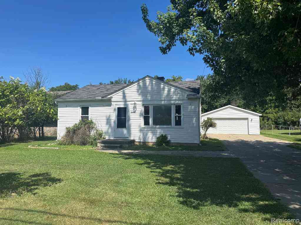 Homes For Sale - 28860 Grayfield Drive <br/> Farmington Hills, MI 48336