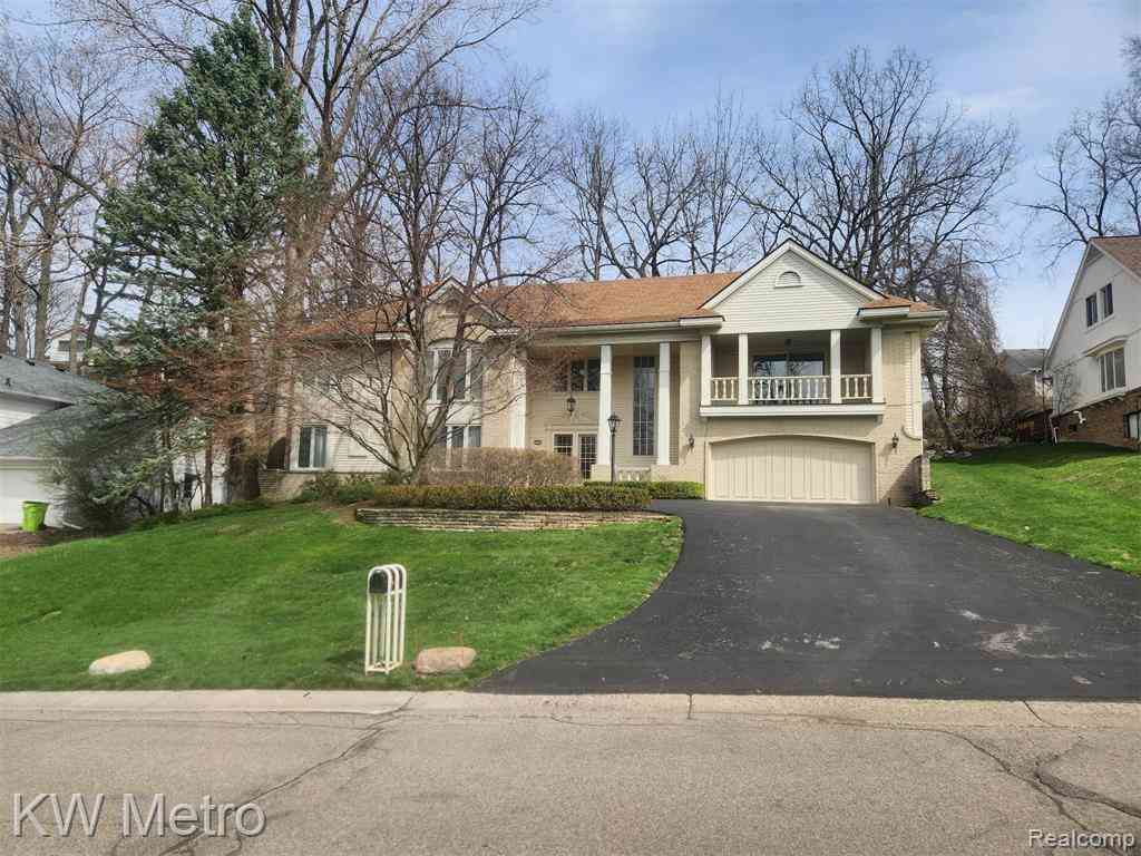 Homes For Sale - 3086 Bloomfield Park Drive <br/> West Bloomfield, MI 48323