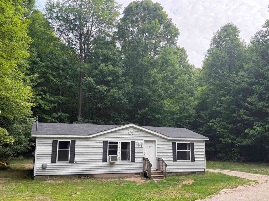 Homes For Sale - 129 Pinecrest Drive <br/> Benzie County, Beulah, MI 49617