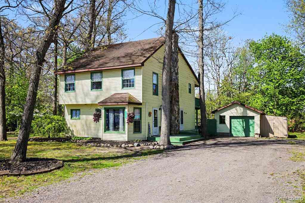 Homes For Sale - 4725 Hickory Drive <br/> Highland, MI 48356