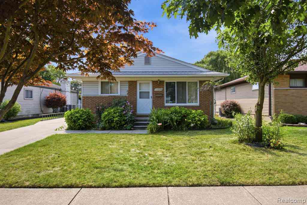 Homes For Sale - 28009 Elba Street <br/> Saint Clair Shores, MI 48081