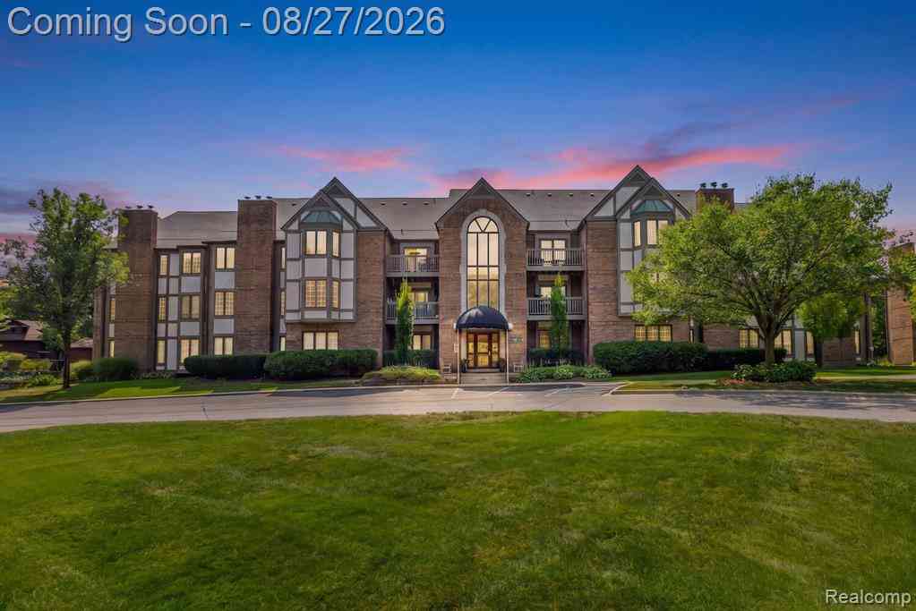 Condo For Sale - 822 Deer Court <br/> Wayne County, Plymouth, MI 48170