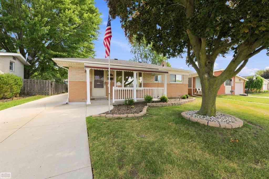 Homes For Sale - 30648 Calahan Street <br/> Roseville, MI 48066