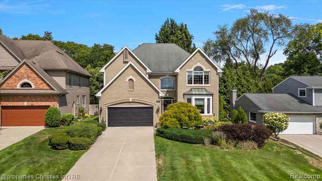 Homes For Sale - 2010 Northlawn Boulevard <br/> Birmingham, MI 48009