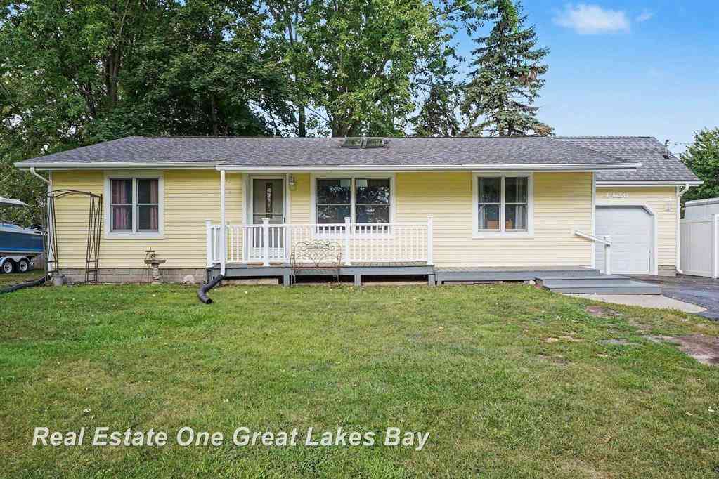 Homes For Sale - 4426 S 9 Mile Road <br/> Auburn, MI 48611