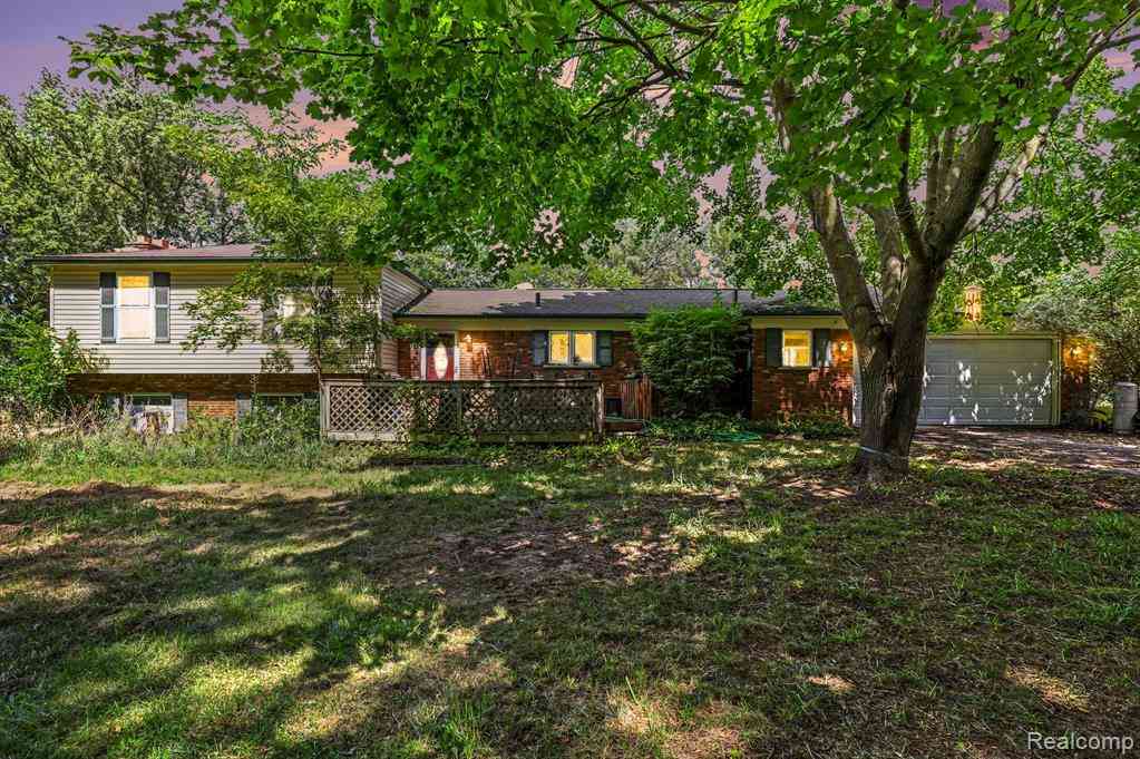 Homes For Sale - 6323 Hough Road <br/> Almont, MI 48003