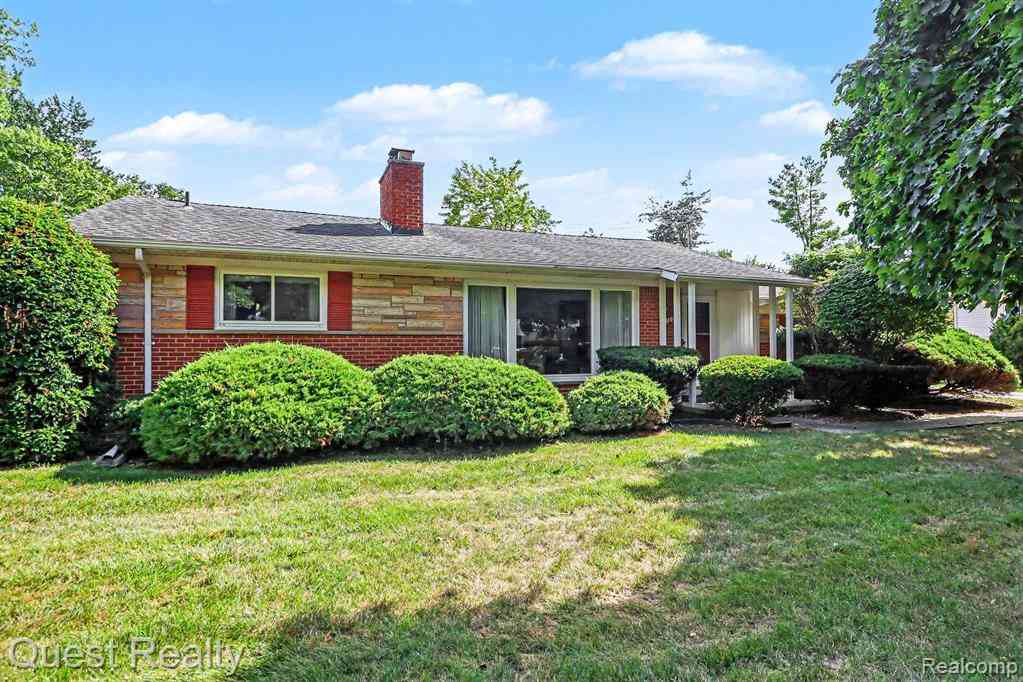Homes For Sale - 31805 Coronet Drive <br/> Farmington Hills, MI 48334