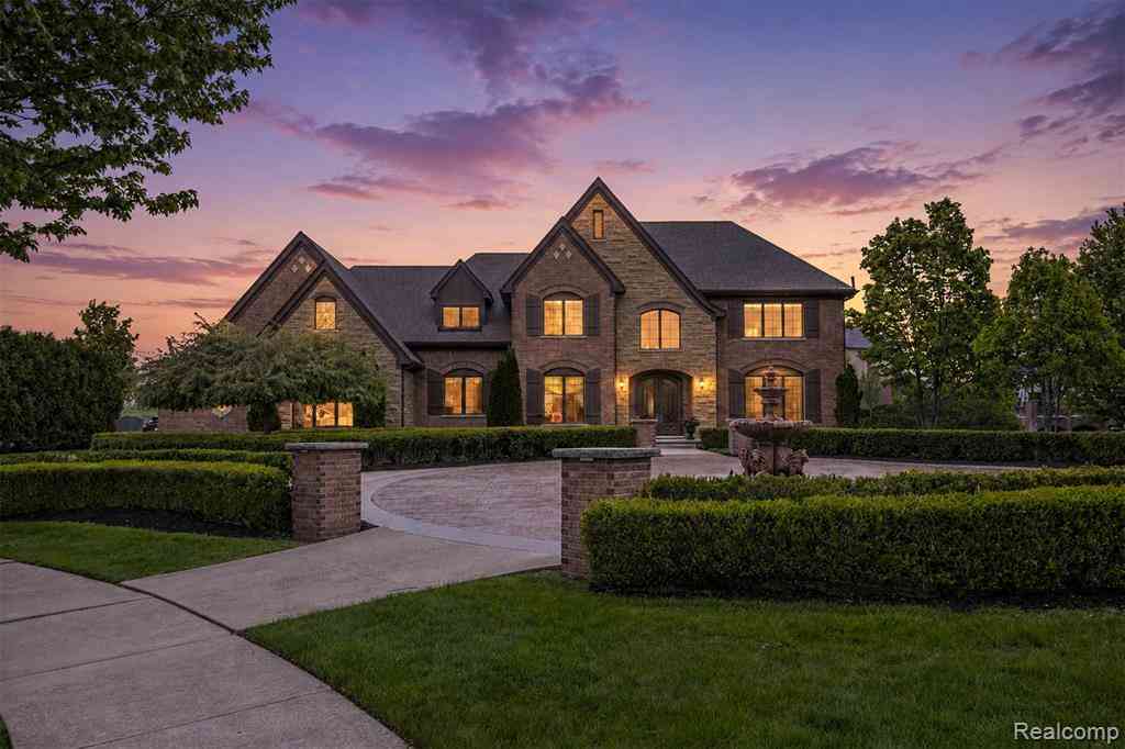 Homes For Sale - 48892 Barola Court <br/> Oakland County, Northville, MI 48167