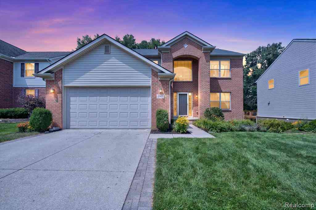 Homes For Sale - 2557 Solace Drive <br/> Commerce Twp, MI 48382